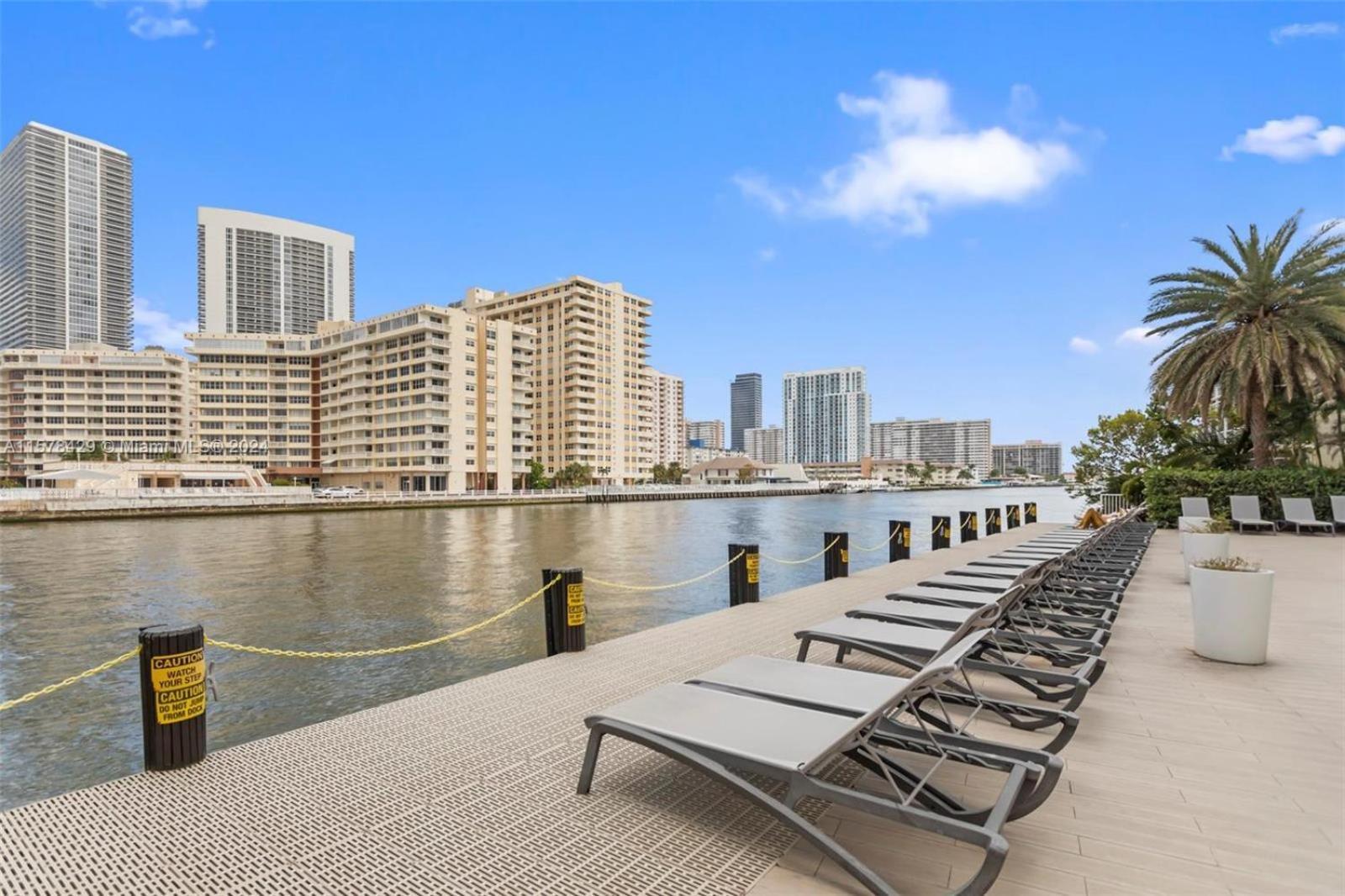 2602 E Hallandale Beach Blvd 1 Br Villa Eksteriør bilde
